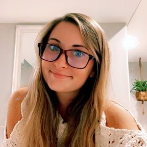 Meet your Posher, Caroline